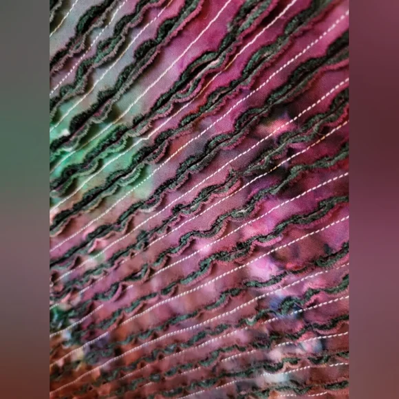 ARTISAN reversible quilted TIE DYE boho open front vest with western hippy vibe - Picture 4 of 7